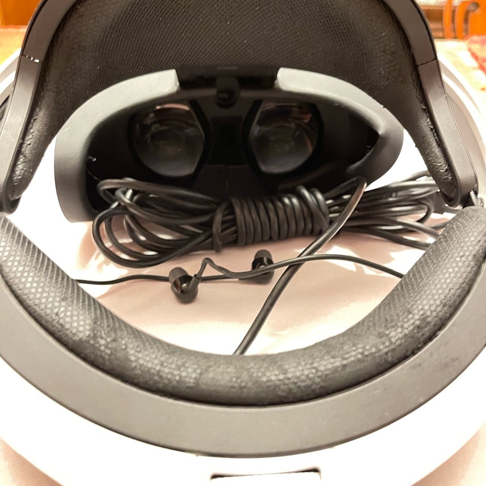 Playstaion VR by Sony VR Headset and Camera Set - Picture 4 of 15